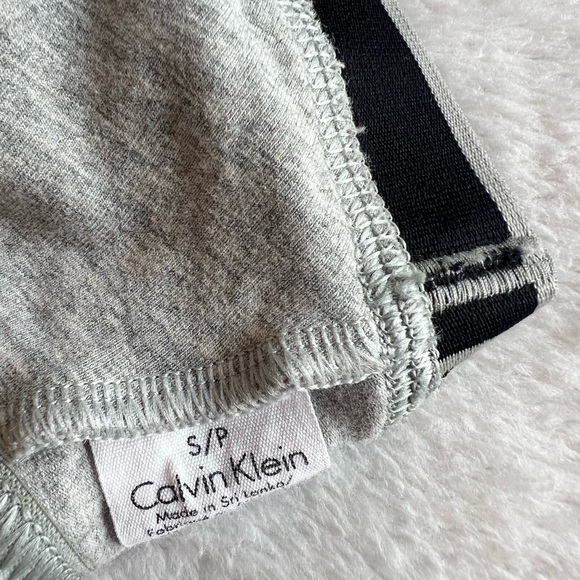 ✿ Calvin Klein — sports bra — S - Picture 3 of 3